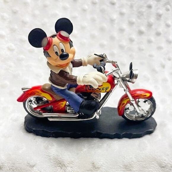 Disney's "Leader of the Pack" Mickey and Friends' Fun on the Open Road #15084 - Picture 1 of 5